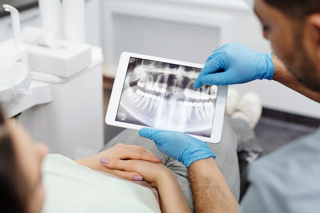 Photo by Cedric Fauntleroy: https://www.pexels.com/photo/person-wearing-blue-latex-gloves-holding-white-tablet-computer-4270094/