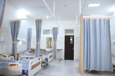 Photo by gorden murah surabaya: https://www.pexels.com/photo/hospital-beds-7250788/