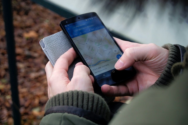 Photo by Ingo Joseph: https://www.pexels.com/photo/person-using-google-maps-application-through-black-android-smartphone-35969/