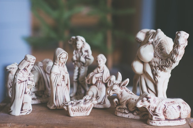 Photo by Jessica Lewis Creative: https://www.pexels.com/photo/nativity-scene-table-decor-1652405/