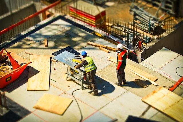 Photo by Pixabay: https://www.pexels.com/photo/2-man-on-construction-site-during-daytime-159306/