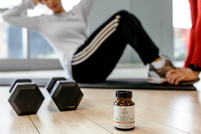 Photo by Tree of Life Seeds: https://www.pexels.com/photo/two-black-dumbbells-and-brown-glass-bottle-3577296/