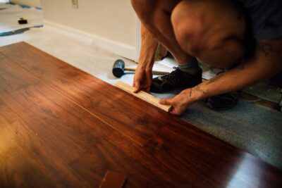 Photo by Kelly: https://www.pexels.com/photo/crop-man-installing-laminate-flooring-4263067/